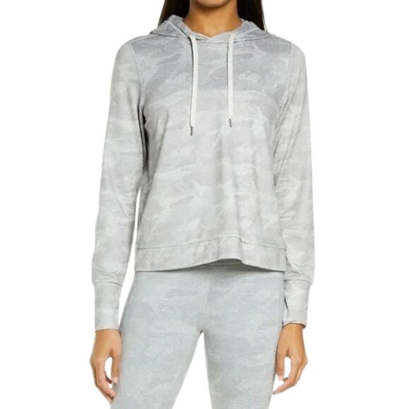 Vuori Halo Essential Hoodie Camo Women’s Lightweight Pullover Sweatshirt - Picture 1 of 11